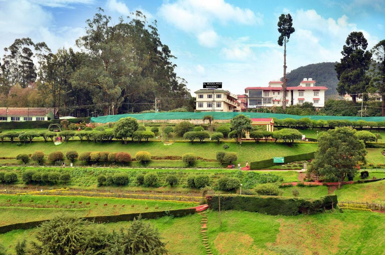 Отель Al Woodlands Residency Утакаманд Экстерьер фото