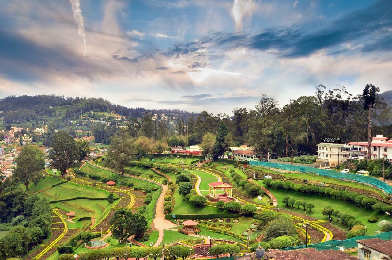 Отель Al Woodlands Residency Утакаманд Экстерьер фото